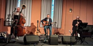 Faber Sanna & Friends mit Dr. Bellardita begeistern mit Musik und Philosophie in der Hommage an den italienischen Liedermacher Fabrizio De André „Die Essenz der Freiheit“
