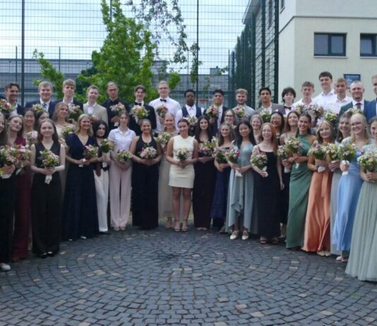 Ein Sommerabend zum Feiern: Abitur an Francke-Schule