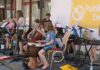 Kinder- und Jugendband “CHICKPEAS” musizierte “für ein gutes Leben aller Generationen” bei der Ausstellung “Strom statt Sprit” der Bürgerinitiative “Pohlheim Zero”