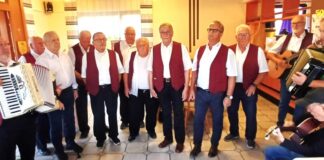 “Harmonies” feiern 50jähriges Jubiläum und beenden damit ihre musikalischen Aktivitäten nach der Botschaft aus Prediger 3,1: “Alles hat seine Zeit”