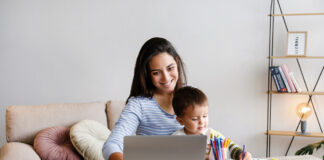 Familienkasse informiert online zum Kinderzuschlag