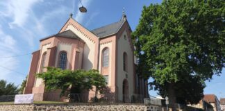 Pilgern auf den Wegen eines Pfarrers im Laufe von 60 Jahren