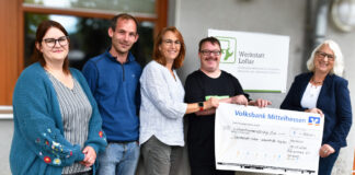 Frauenkreis 2.0 Harbach spendet 750 Euro an Montagegruppe der Werkstatt Lollar