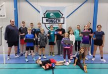 Badminton: Finanz- und Vermögensberater Nico Graf spendet Badmintonverein Zähltafeln