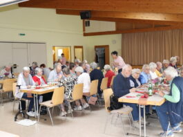 Geselliges Mittagsbuffet beim Seniorentreff